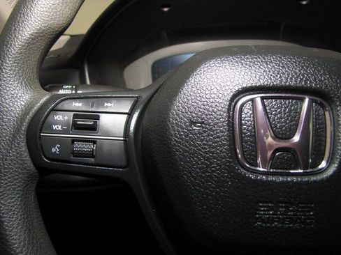 Certified 2025 Honda Accord SE image 5