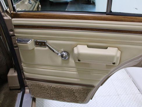 Used 1989 Jeep Grand Wagoneer image 58