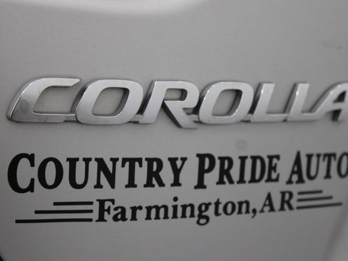 Used 2022 Toyota Corolla LE image 28