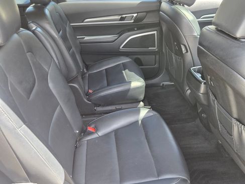 Used 2022 Kia Telluride S FWD image 17