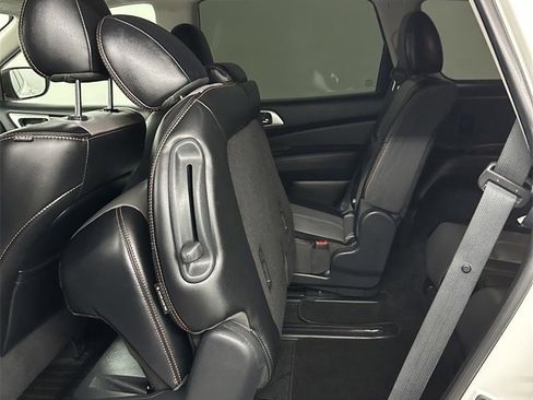 Used 2020 Nissan Pathfinder SL image 31