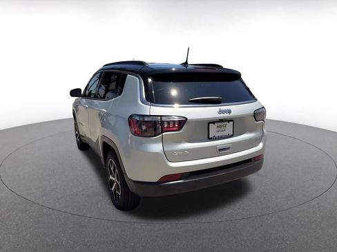 Used 2025 Jeep Compass Limited AWD/4WD image 10