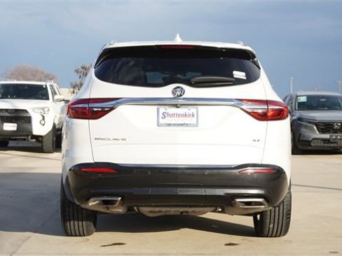 Used 2021 Buick Enclave Essence w/ Sport Touring Edition image 8