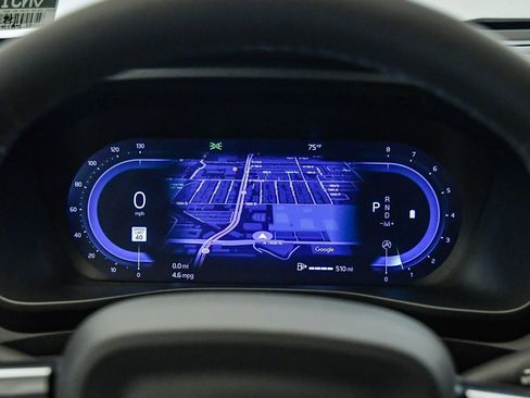 Certified 2025 Volvo XC40 B5 Ultra w/ Climate Package image 27