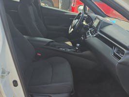 Used 2018 Toyota C-HR XLE FWD image 7