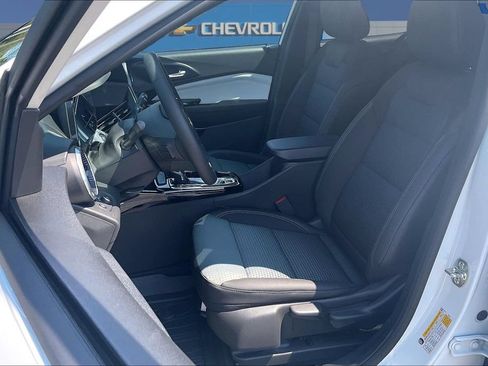 New 2026 Chevrolet Trax LT w/ Driver Confidence Package FWD image 24