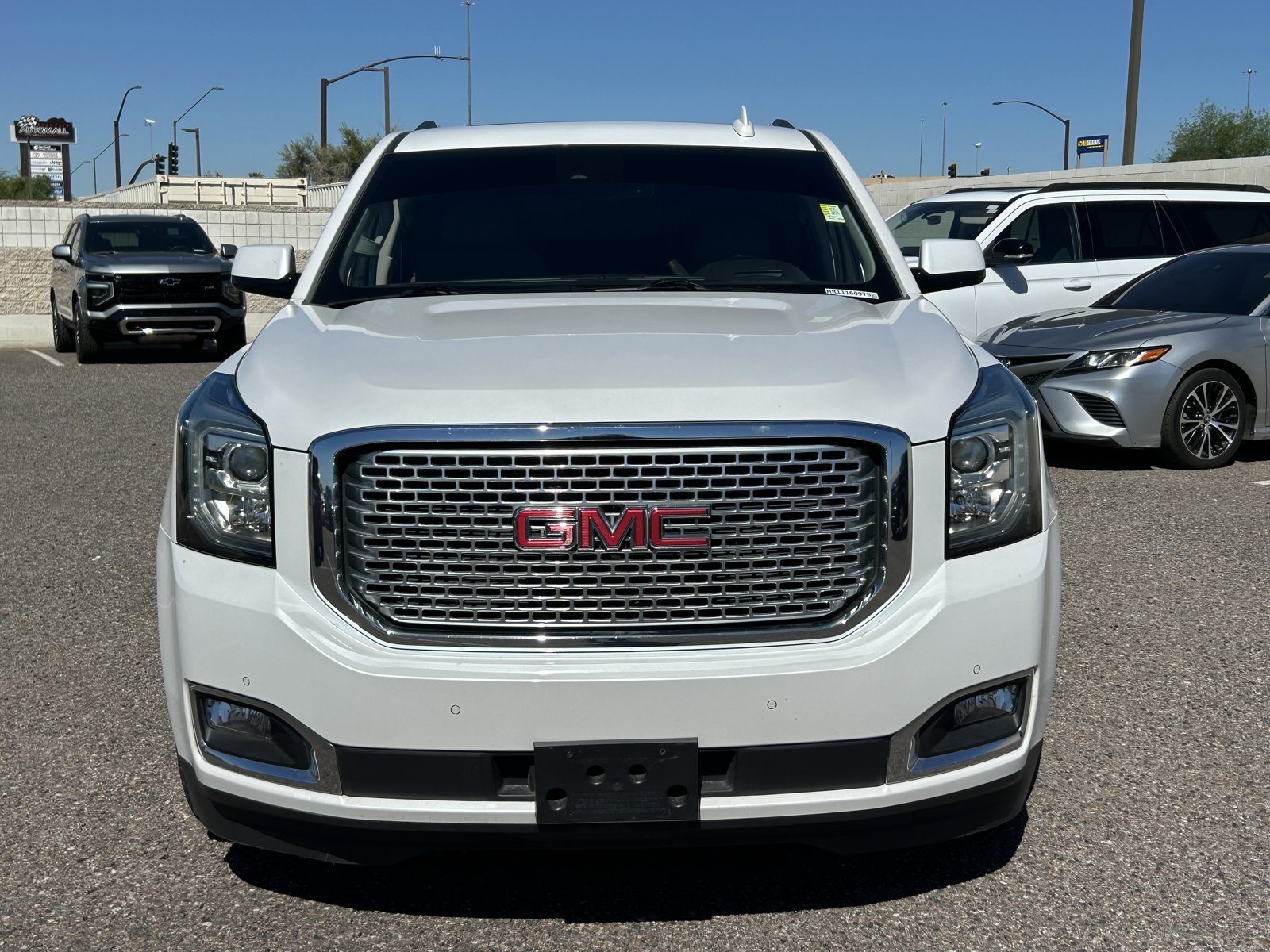 Used 2017 GMC Yukon Denali w/ Open Road Package AWD/4WD image 8