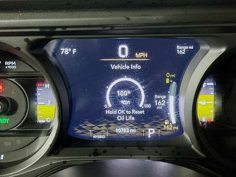 Used 2025 Jeep Wrangler Sahara image 18