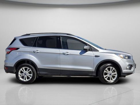 Used 2018 Ford Escape SE FWD image 17