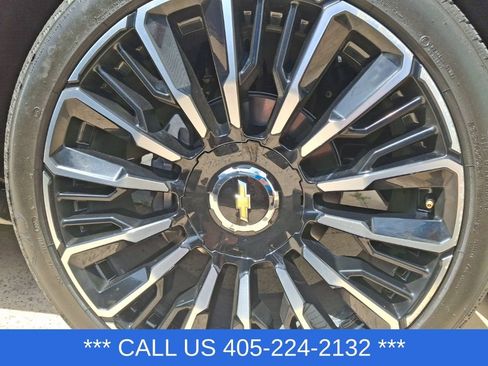 Used 2025 Chevrolet Tahoe High Country AWD/4WD image 8