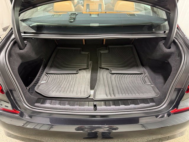 Used 2021 BMW 330e xDrive w/ M Sport Package AWD/4WD image 9