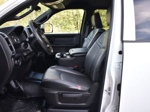 Used 2022 RAM 2500 Tradesman w/ Chrome Appearance Group AWD/4WD image 10
