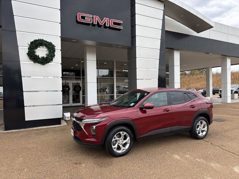 Certified 2024 Chevrolet Trax LS w/ LS Convenience Package image 1