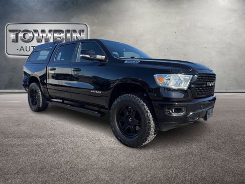 Used 2022 RAM 1500 Big Horn AWD/4WD image 3