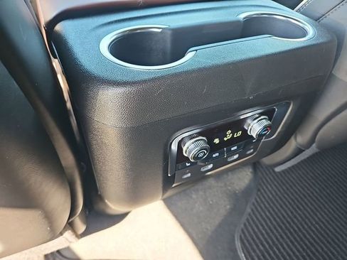 Used 2024 GMC Yukon Denali Ultimate AWD/4WD image 21