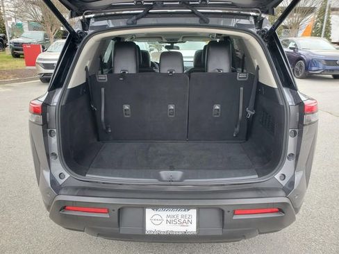 Certified 2024 Nissan Pathfinder SV w/ SV Premium Package FWD image 11