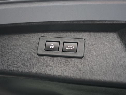 Used 2022 Subaru Outback Premium AWD/4WD image 11