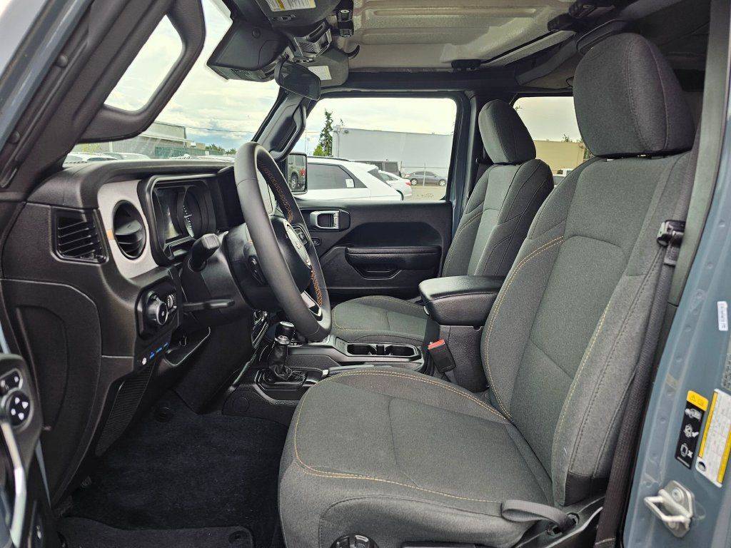Used 2024 Jeep Wrangler Unlimited AWD/4WD image 19