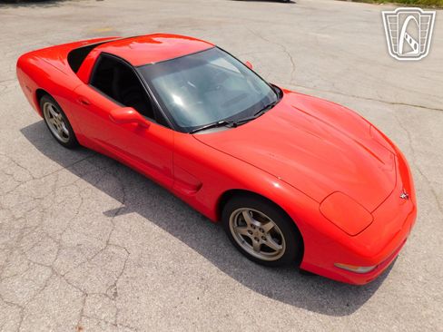 Used 1999 Chevrolet Corvette Coupe w/ Roof Pkg image 34