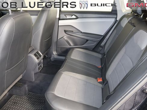 Used 2022 Volkswagen Taos SE FWD image 10