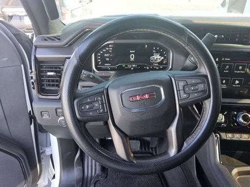 Used 2024 GMC Sierra 2500 AT4 w/ AT4 Preferred Package AWD/4WD image 7