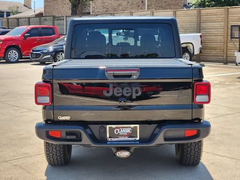 Used 2021 Jeep Gladiator Sport AWD/4WD image 14