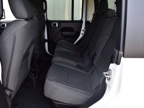 Used 2025 Jeep Gladiator Sport AWD/4WD image 22