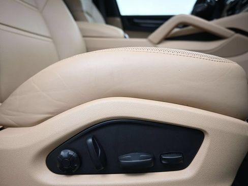 Used 2022 Porsche Cayenne Platinum Edition AWD/4WD image 15
