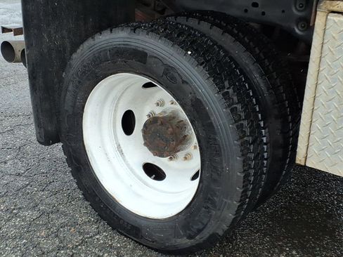 Used 2012 Ford F450 XL w/ XL Decor Group image 9