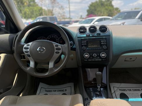 Used 2012 Nissan Altima 3.5 SR w/ Sport Pkg FWD image 15