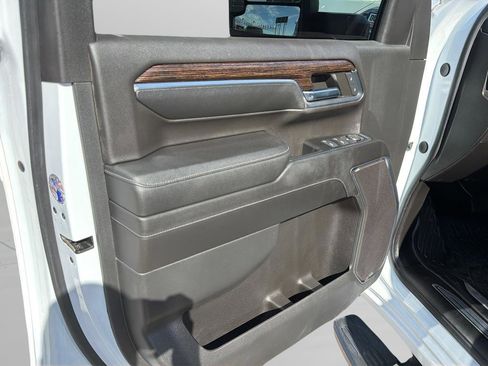 Used 2024 GMC Sierra 2500 SLE w/ SLE Convenience Package image 18