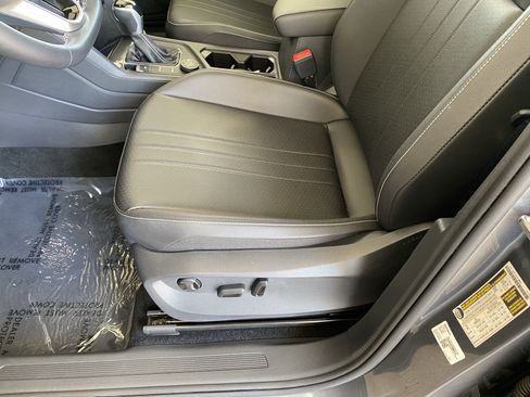 Certified 2023 Volkswagen Tiguan SE AWD/4WD image 12
