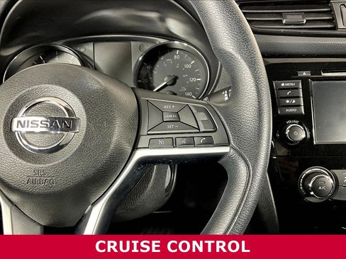 Used 2018 Nissan Rogue S image 12