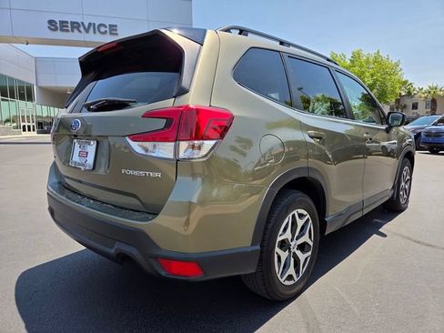 Used 2024 Subaru Forester Premium AWD/4WD image 4