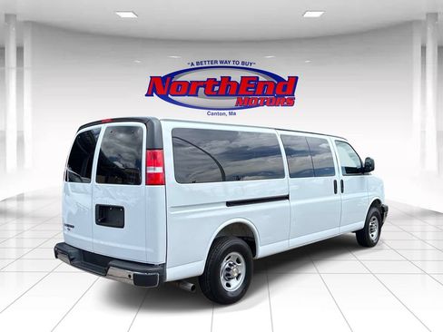 Used 2025 Chevrolet Express 3500 LT w/ LT Preferred Equipment Group RWD image 7