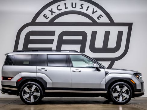 Used 2024 Hyundai Santa Fe Limited image 8