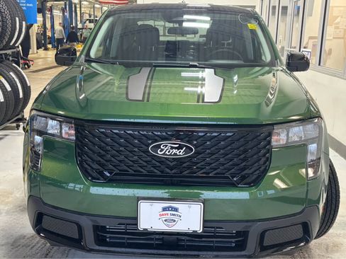 New 2025 Ford Maverick XLT w/ XLT Luxury Package image 3