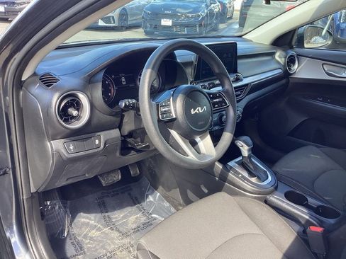 Used 2023 Kia Forte LXS image 11