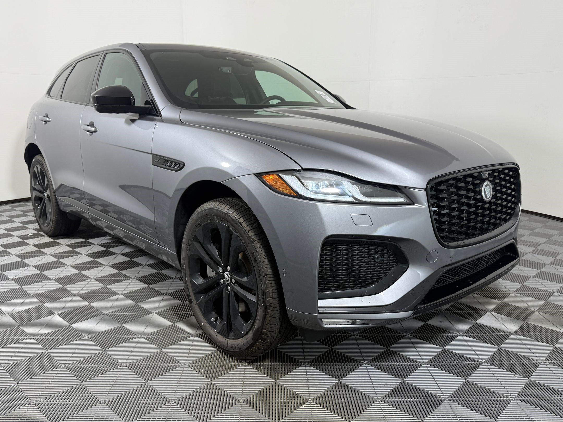 New 2026 Jaguar F-PACE R-Dynamic S AWD/4WD image 7