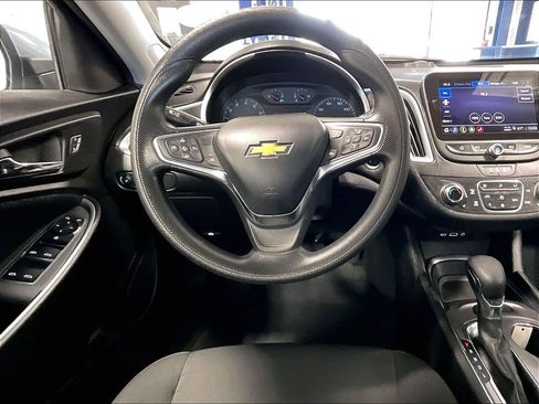 Used 2023 Chevrolet Malibu LT FWD image 17