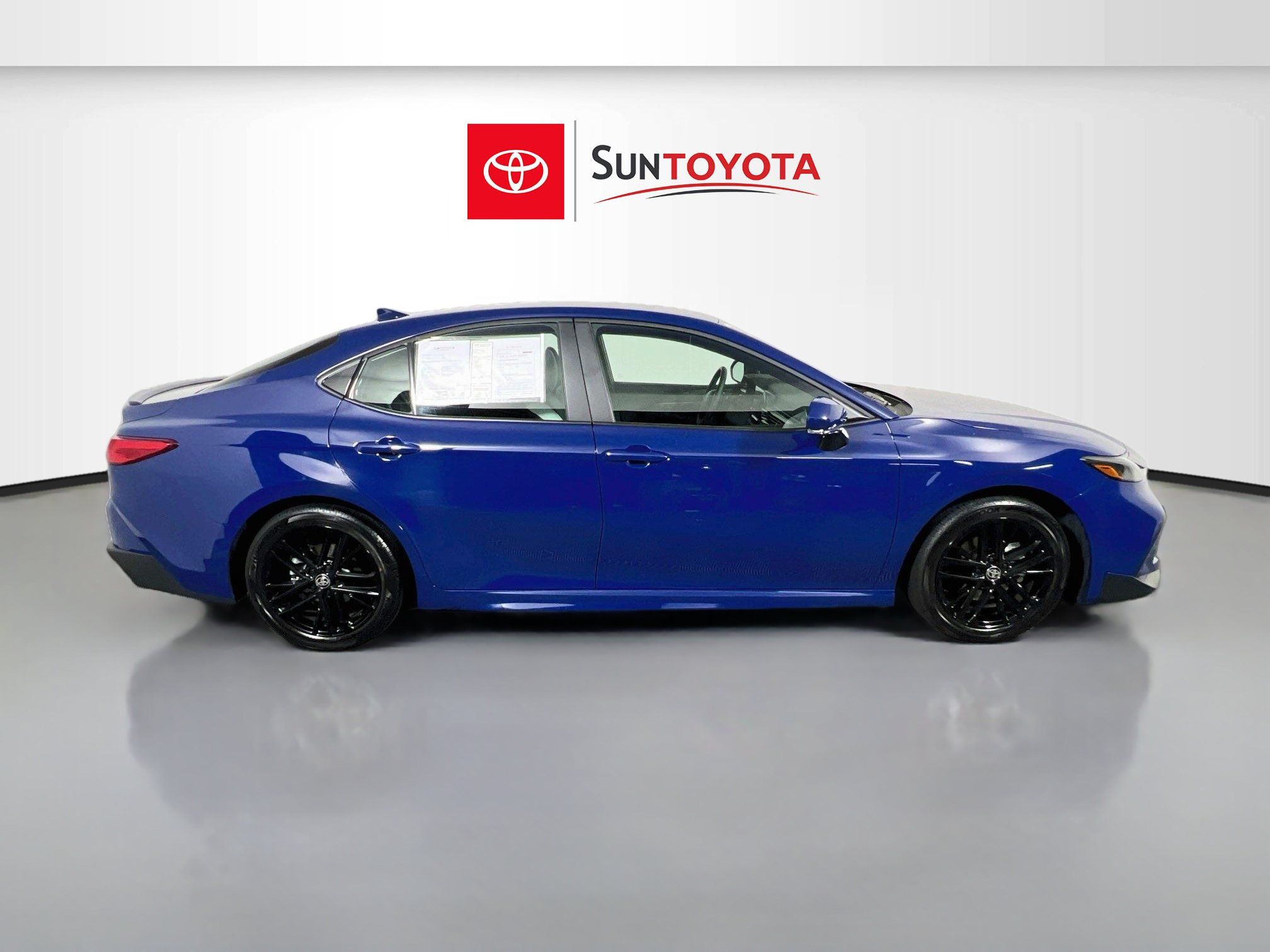 Used 2026 Toyota Camry SE FWD image 2