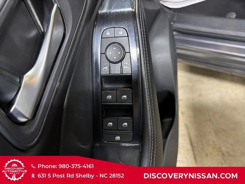 Certified 2025 Nissan Rogue SV AWD/4WD image 11