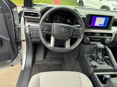 New 2026 Toyota 4Runner SR5 AWD/4WD image 18
