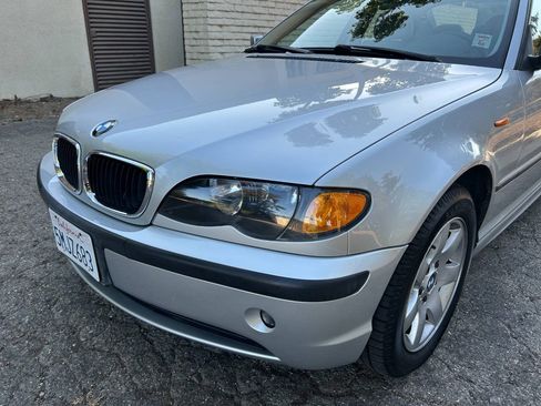 Used 2005 BMW 325i Sedan RWD image 4