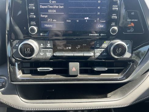 Used 2022 Toyota Highlander XSE image 29