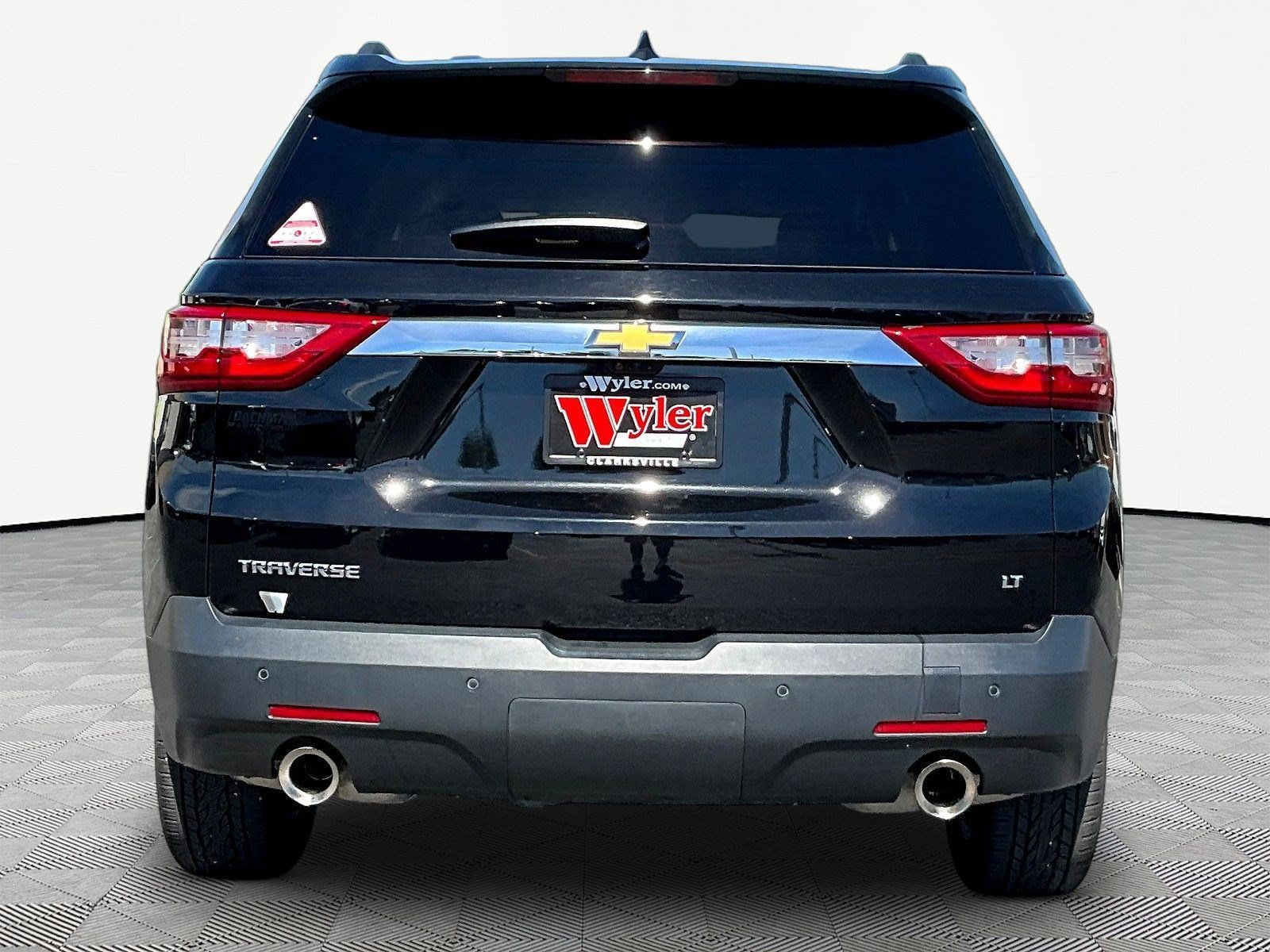 Used 2020 Chevrolet Traverse LT w/ LT Premium Package FWD image 5