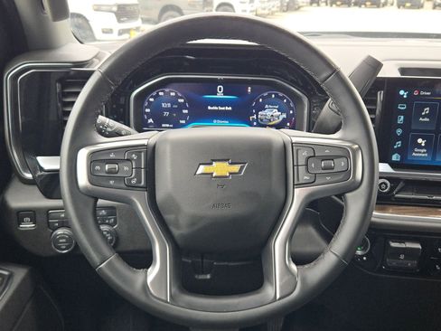 Used 2025 Chevrolet Silverado 2500 LT w/ Convenience Package image 19