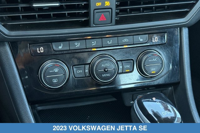 Used 2023 Volkswagen Jetta SE w/ Panoramic Sunroof Package FWD image 21