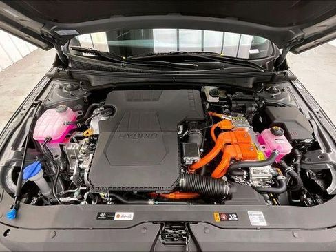 New 2026 Hyundai Elantra Hybrid FWD image 31
