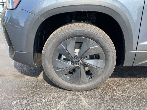 New 2025 Volkswagen Taos S image 18